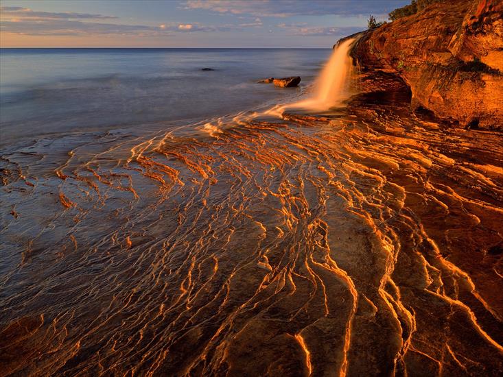 Lakes Wallpaper - Lake Superior, Pictured Rocks National Lakeshore, Michigan.jpg
